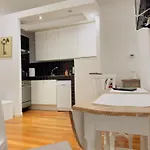 Eroi Apartman