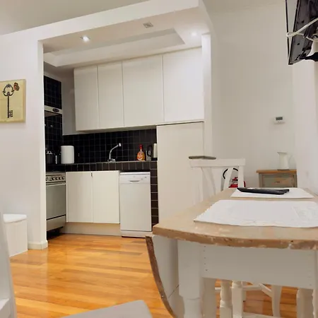 Eroi Apartament